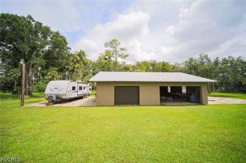 5961 Pangola Rd, Fort Myers FL - photo 16 of 44