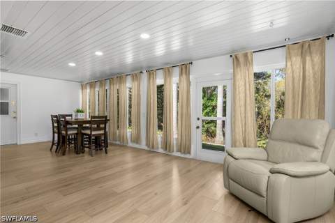 401 Countryside Dr, Naples FL - photo 15 of 44