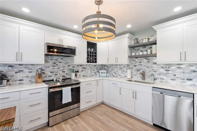 2 bedroom Condominium at 159 E Quails Nest Rd 1084, Glades Country Club, Naples — photo 4