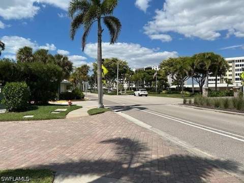 3399 Gulf Shore Blvd N 109, Naples FL - photo 23 of 25