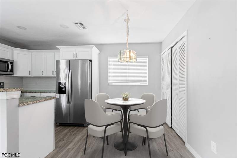 2 bedroom Attached at 1031 SE 8th Ter 2H, English Village Condo, Cape Coral — photo 5