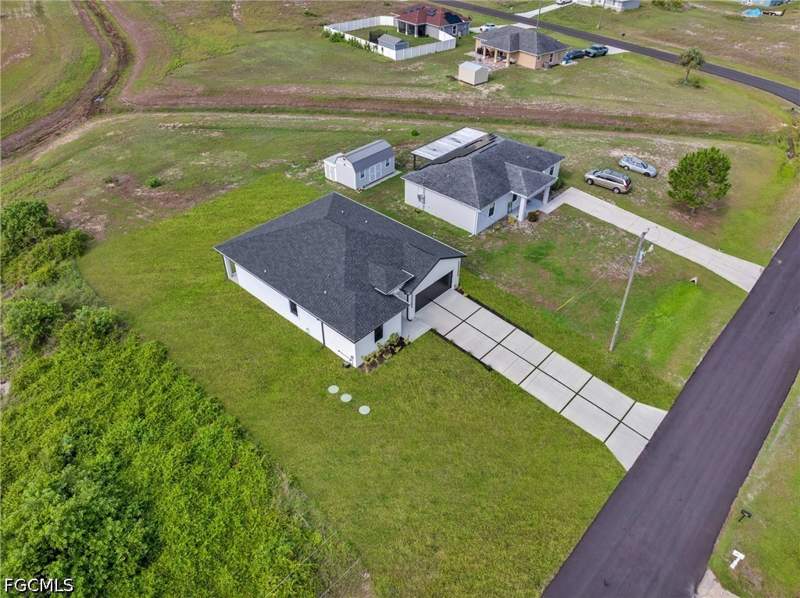 3 bedroom SingleFamilyResidence at 7071 Tide Cir, Port Labelle, Labelle — photo 3