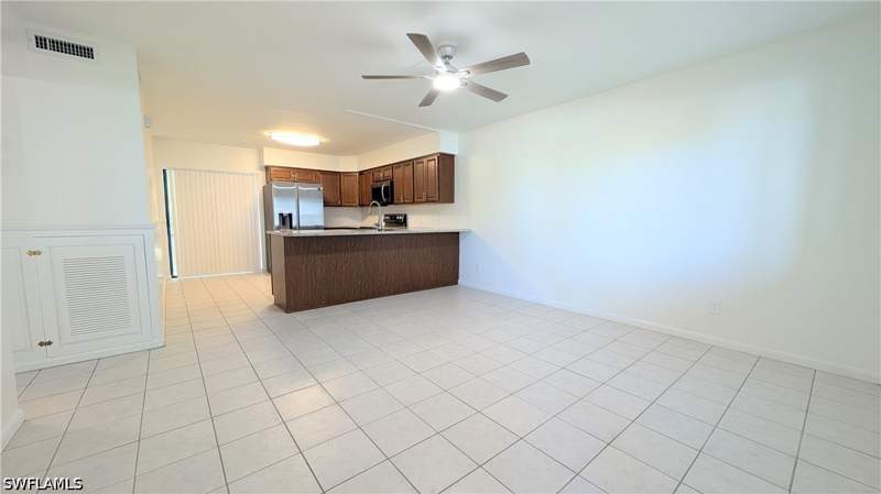2 bedroom Condominium at 815 Victoria Dr 106, Victoria Arms Condo, Cape Coral — photo 2