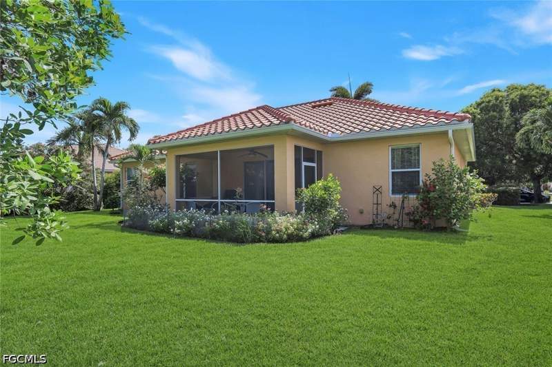 3 bedroom SingleFamilyResidence at 9830 Mar Largo Cir, Venetian Village, Fort Myers — photo 3