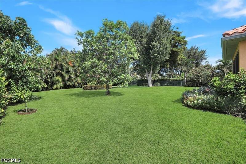 3 bedroom SingleFamilyResidence at 9830 Mar Largo Cir, Venetian Village, Fort Myers — photo 4