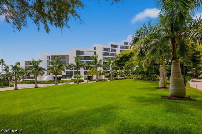 2 bedroom Condominium at 2316 Gulf Shore Blvd N 411, Admiralty Point, Naples — photo 3