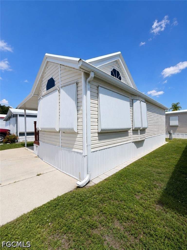 1 bedroom ManufacturedHome at 334 Blue Spring Ter, Fountain View Rv Resort, North Fort Myers — photo 3