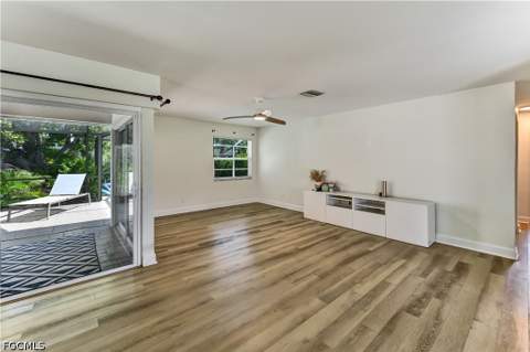 905 SW 52nd St, Cape Coral FL - photo 10 of 30
