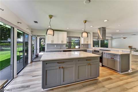 905 SW 52nd St, Cape Coral FL - photo 6 of 30