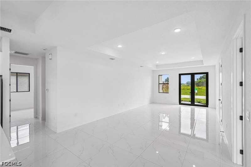 3 bedroom SingleFamilyResidence at 9035 W Broad Cir, Port Labelle, Labelle — photo 4