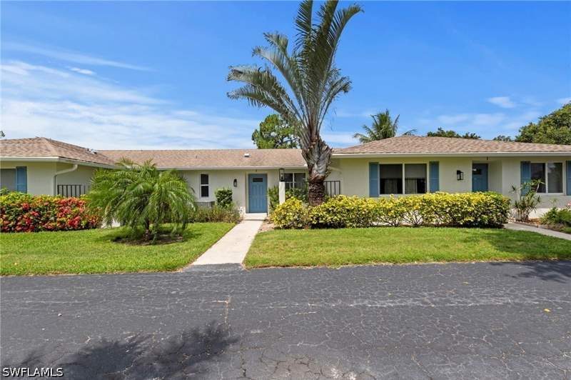 2 bedroom Condominium at 50 Glades Blvd 2, Glades Country Club, Naples — photo 2