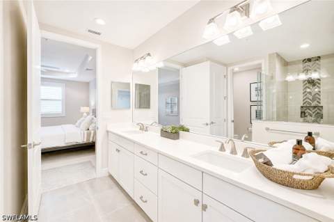 2620 Seychelles Cir 1302, Naples FL - photo 16 of 43