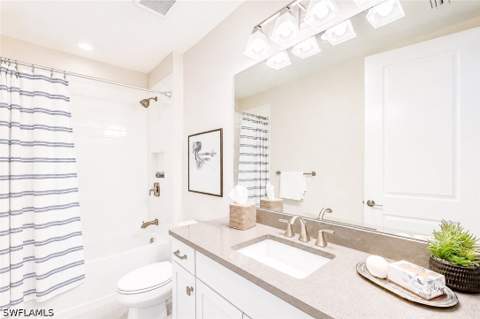2620 Seychelles Cir 1302, Naples FL - photo 24 of 43