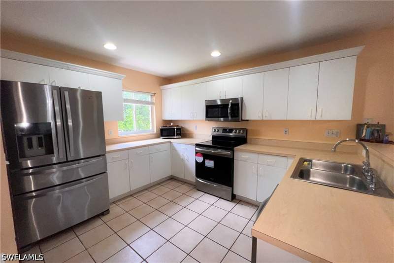 3 bedroom SingleFamilyResidence at 8149 Pennsylvania Blvd, San Carlos Park, Fort Myers — photo 3