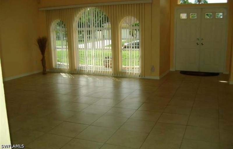 3 bedroom SingleFamilyResidence at 8149 Pennsylvania Blvd, San Carlos Park, Fort Myers — photo 4