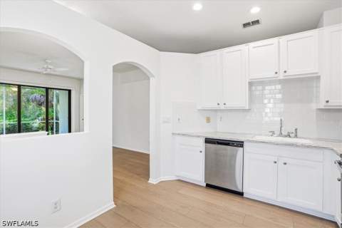 7550 Meadow Lakes Dr 4701, Naples FL - photo 10 of 43
