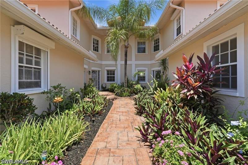 3 bedroom Condominium at 1747 Reuven Cir 3, St. George, Naples — photo 2