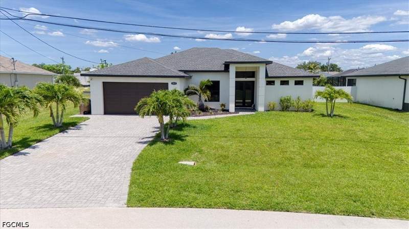 4 bedroom SingleFamilyResidence at 1419 SW 21st Ave, Cape Coral, Cape Coral — photo 3