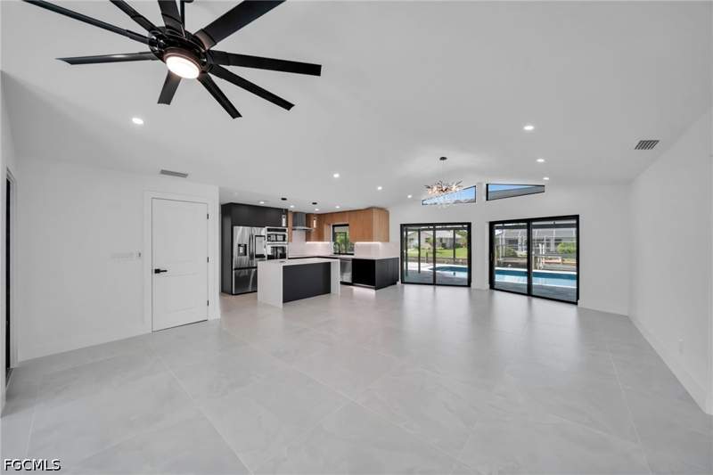 3 bedroom SingleFamilyResidence at 1938 Cornwallis Pkwy, Cornwallis, Cape Coral — photo 5