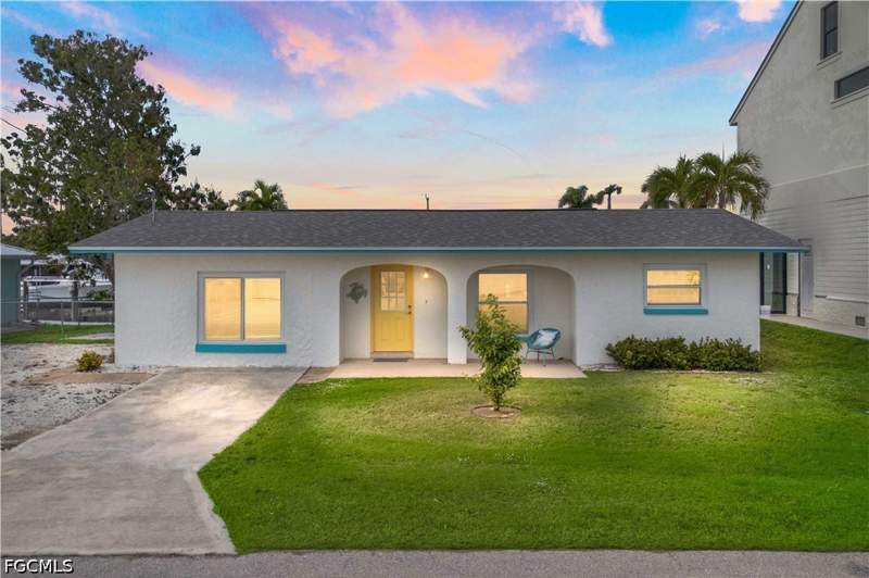 3 bedroom SingleFamilyResidence at 2742 Bruce St, Matlacha, Matlacha — photo 5