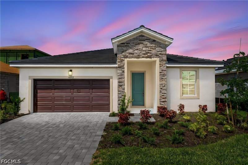 3 bedroom SingleFamilyResidence at 16938 Squirrel Branch Ln, Country Club, Alva — photo 2