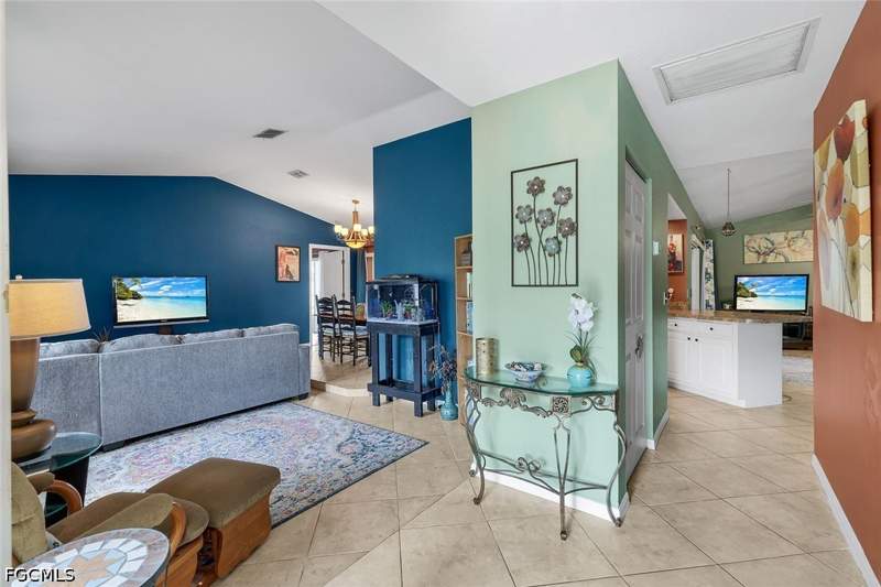 3 bedroom SingleFamilyResidence at 13481 Red Maple Cir, Willow Creek, North Fort Myers — photo 3