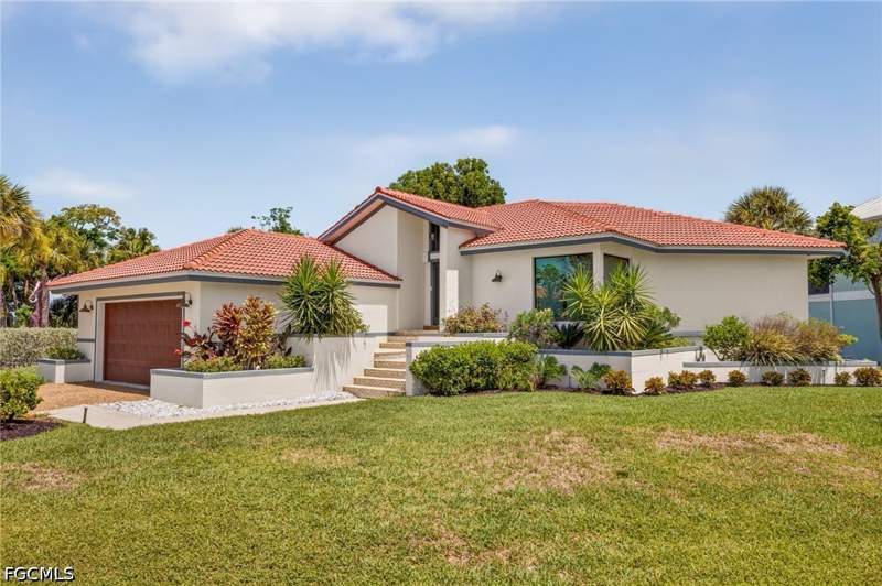 3 bedroom SingleFamilyResidence at 1206 Par View Dr, Beachview Country Club Estates, Sanibel — photo 4