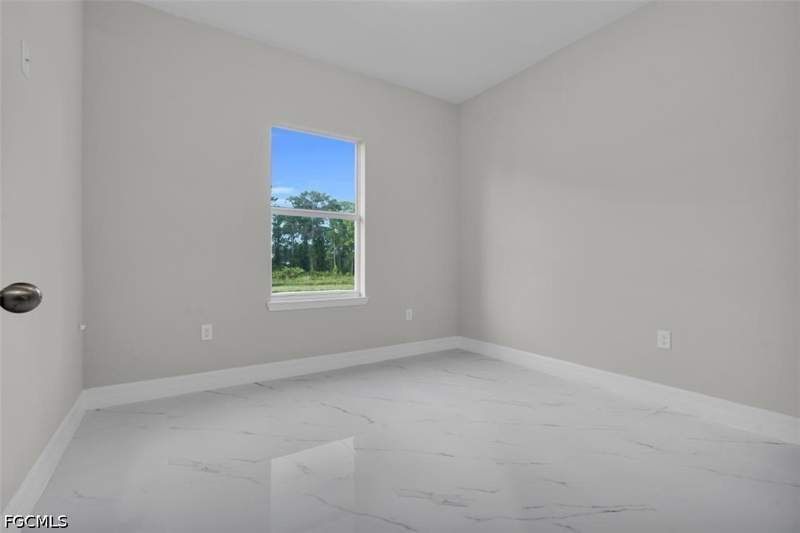 4 bedroom SingleFamilyResidence at 1108 Bainbridge St, Lehigh Acres, Lehigh Acres — photo 4