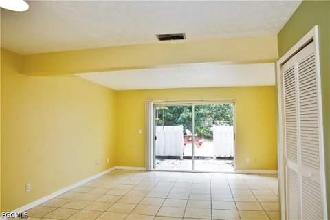 1123 SW 48th Ter 102, Cape Coral FL - photo 9 of 32