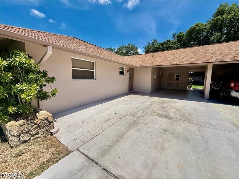 2 bedroom Attached at 217 Oaklawn Ct, Golfwood Condo, Lehigh Acres — photo 3