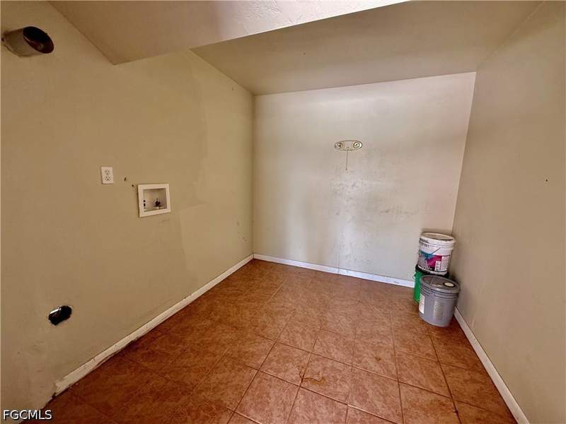 2 bedroom Attached at 217 Oaklawn Ct, Golfwood Condo, Lehigh Acres — photo 5
