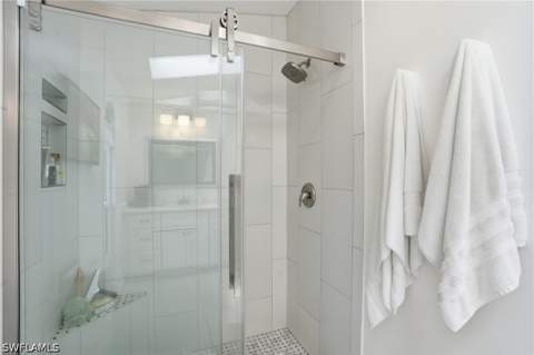 132 Bordeaux Cir, Naples FL - photo 10 of 41