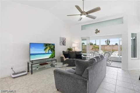 132 Bordeaux Cir, Naples FL - photo 15 of 41
