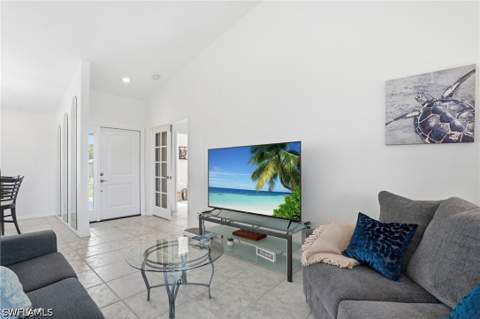 132 Bordeaux Cir, Naples FL - photo 17 of 41