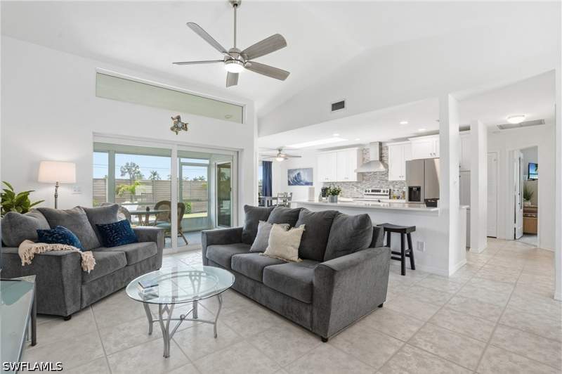 3 bedroom SingleFamilyResidence at 132 Bordeaux Cir, Riviera Golf Estates, Naples — photo 2