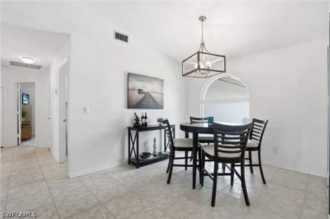 132 Bordeaux Cir, Naples FL - photo 22 of 41