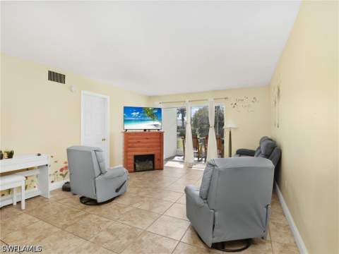 1510 Memoli Ln 2, Fort Myers FL - photo 10 of 26