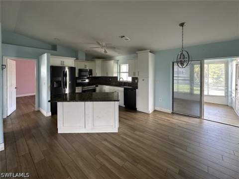 2123 NE 16th Ter, Cape Coral FL - photo 6 of 47
