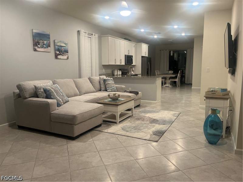 3 bedroom SingleFamilyResidence at 9615 Bexley Dr, Westbrook, Fort Myers — photo 4