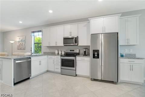 9615 Bexley Dr, Fort Myers FL - photo 6 of 15