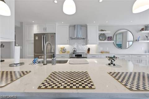 10420 Gulf Shore Dr 161, Naples FL - photo 15 of 44