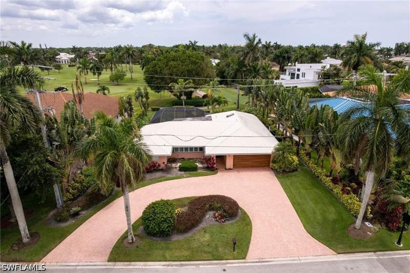 3 bedroom SingleFamilyResidence at 520 Harbour Dr, Moorings, Naples — photo 4