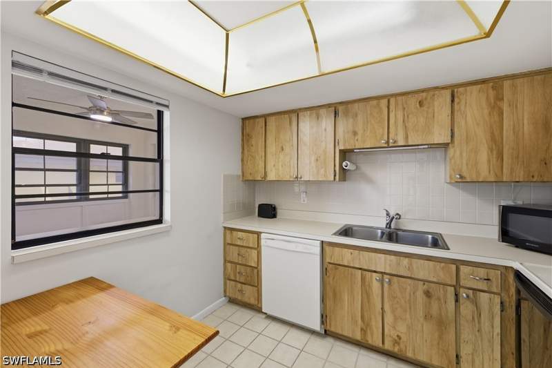 1 bedroom Condominium at 6136 Whiskey Creek Dr 521, Whiskey Creek Subdivision, Fort Myers — photo 5