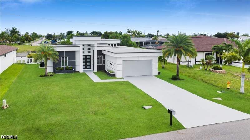 3 bedroom SingleFamilyResidence at 1425 SW 24th St, Cape Coral, Cape Coral — photo 4