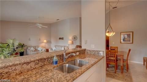 8083 Queen Palm Ln 424, Fort Myers FL - photo 23 of 43