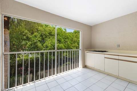 815 Gulf Pavilion Dr 201, Naples FL - photo 19 of 27