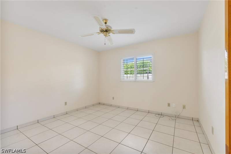 2 bedroom SingleFamilyResidence at 704 106th Ave N, Naples Park, Naples — photo 4