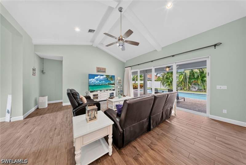 4 bedroom SingleFamilyResidence at 37 Johnnycake Dr, Chatham Woods, Naples — photo 4