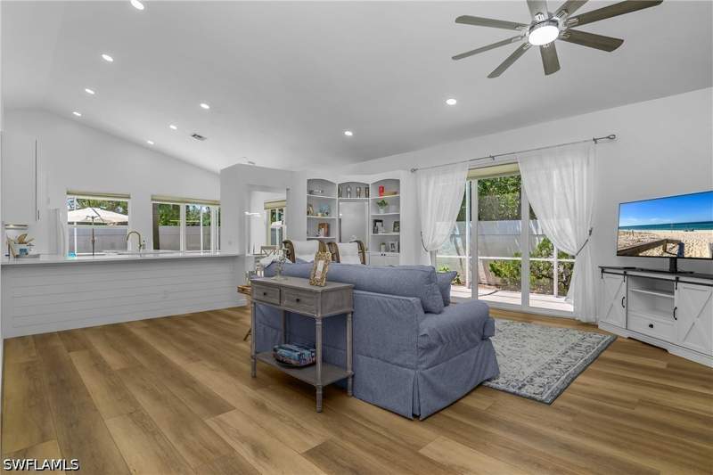 2 bedroom SingleFamilyResidence at 120 Livermore Ln, Sonoma Lake, Naples — photo 4