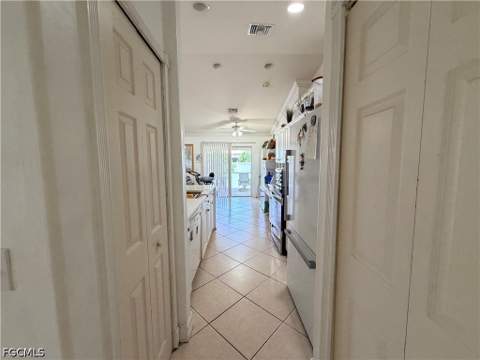 1621 SW 14th Ter, Cape Coral FL - photo 6 of 25